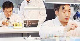 大连万国维修保养网点专业技师配备